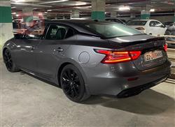 Nissan Maxima